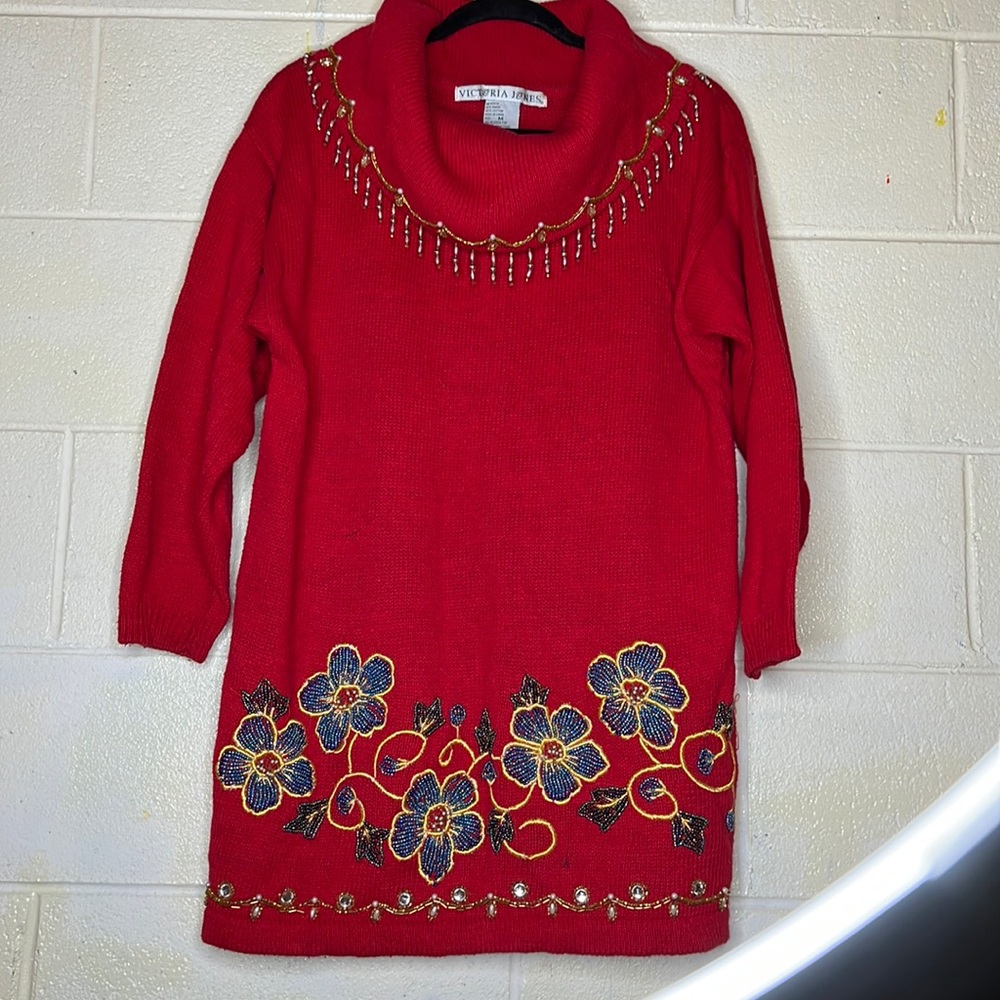 Nice in good condition red sweater by Victoria Jones. Size M detailed sequined.